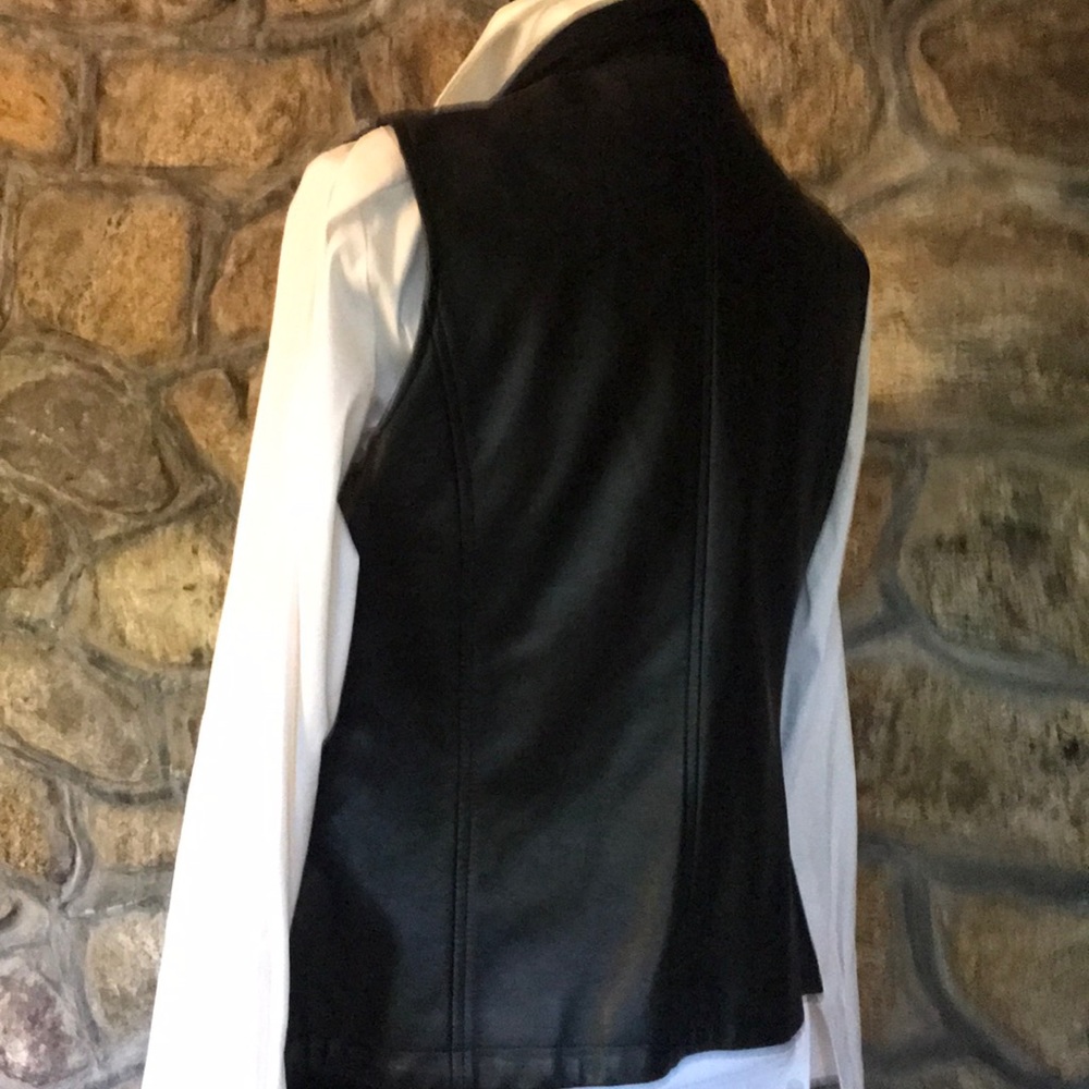 Vest - Picture 2 of 3
